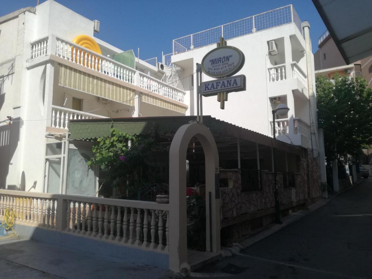 Miron Apart&Rooms Rafailovici Exterior photo