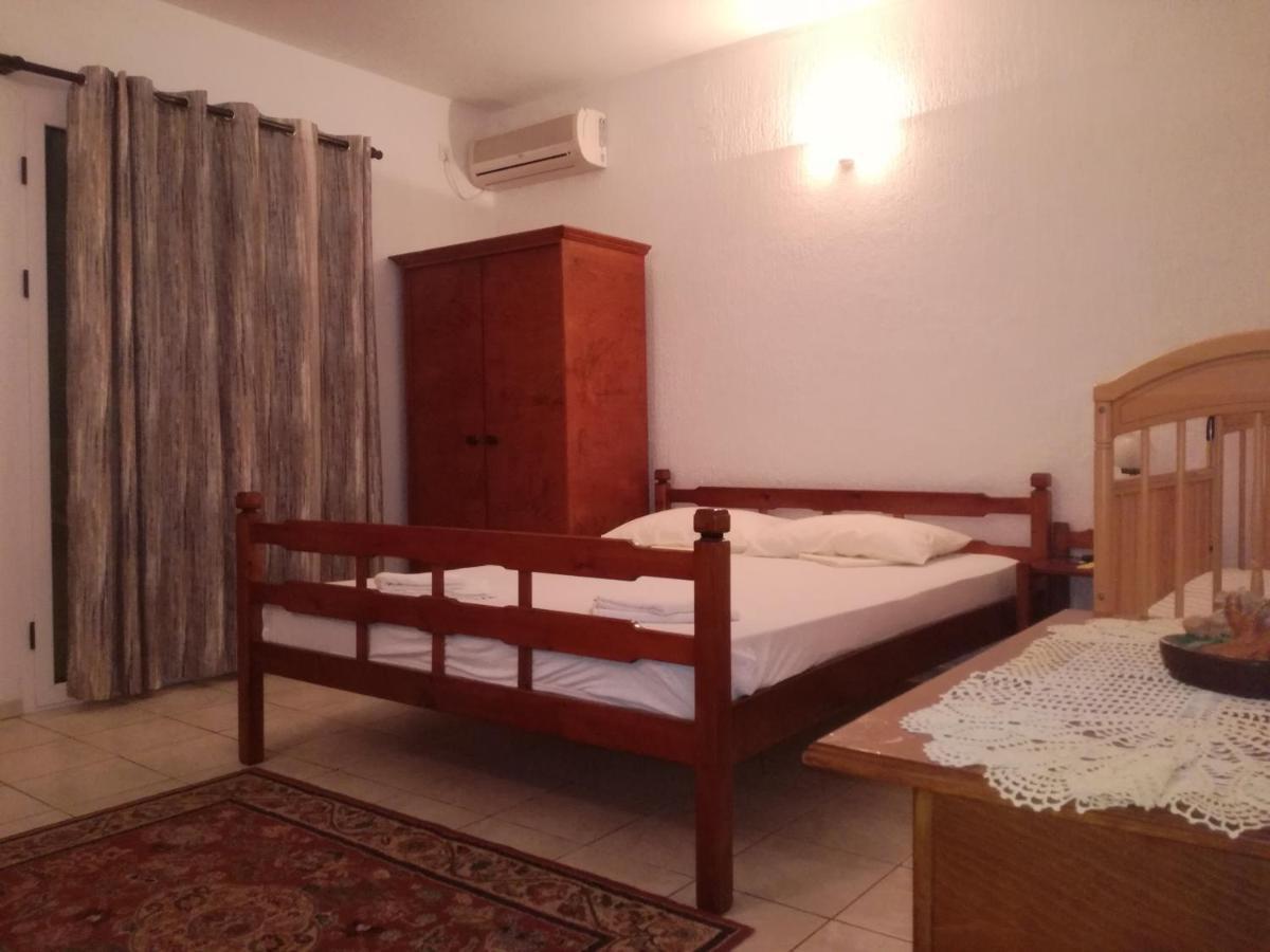 Miron Apart&Rooms Rafailovici Exterior photo