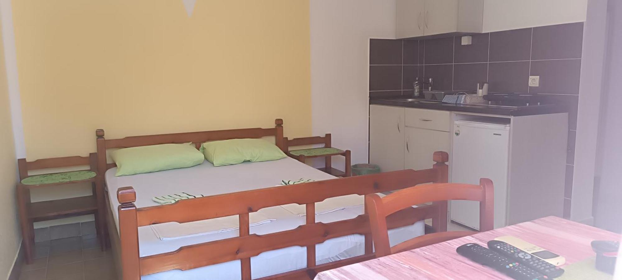 Miron Apart&Rooms Rafailovici Exterior photo